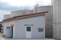 Abwasseranlage Bionade nach dem SBR-System, Betriebsgebude fr Abwasserpumpen, Geblse und Schaltanlagen, Reaktoren, Ausgleichsbehlter in Betonbauweise